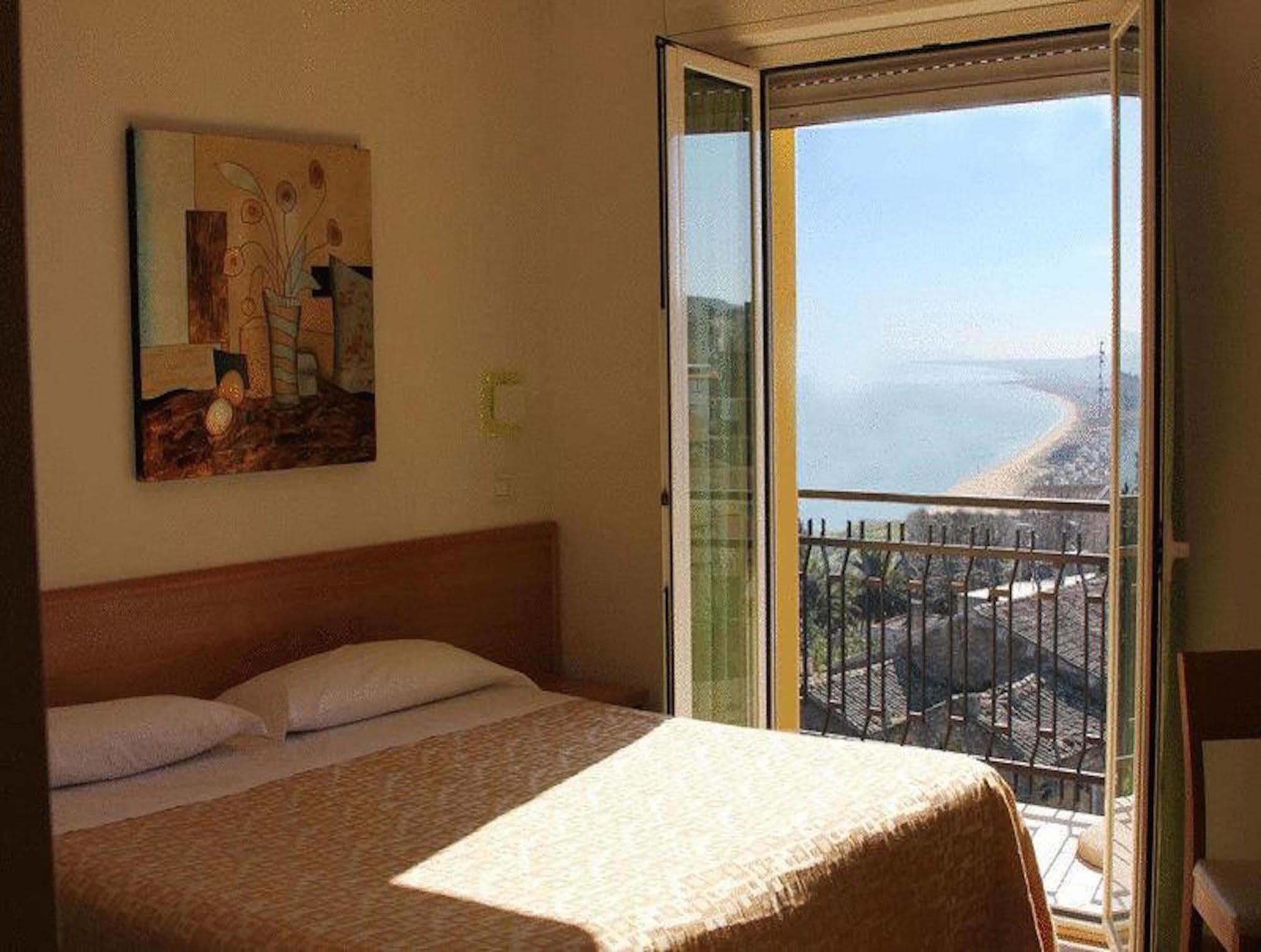 Hotel Dei Sette Васто Екстер'єр фото