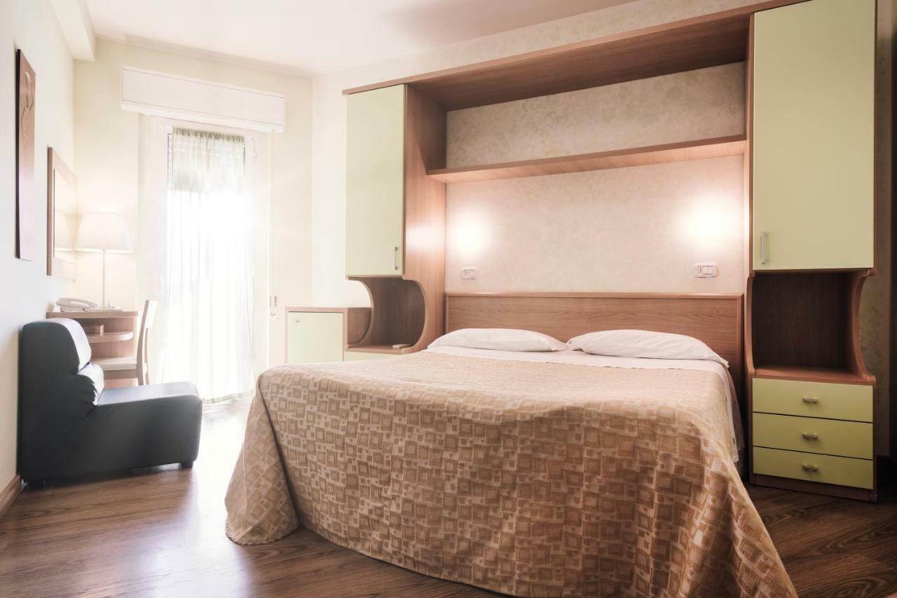 Hotel Dei Sette Васто Екстер'єр фото